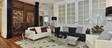 Spacious, Modern Luxury Suite