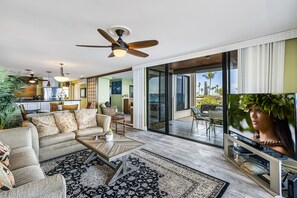 Huge Television in Living Room for your enjoyment
Brand new floors installed in Living/Dining Room & Kitchen in April 2019!