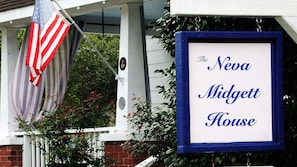 visit historic Neva Midgett house in heart of olf town Manteo