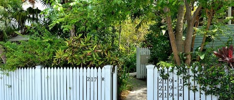 Compound Entrance Ann Street Cottage Key West