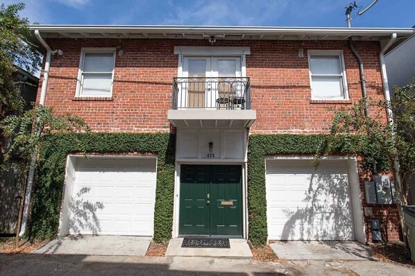 Welcome to York Lane Carriage House!