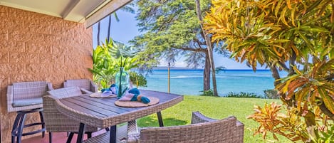 private lanai steps to the ocean