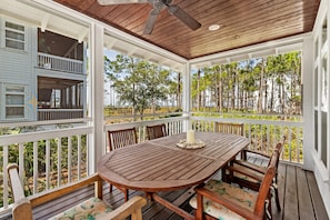 Screened in Patio Dining Area