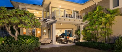 Palm Villa 140B - Elegant architecture and landscaping provides a serence setting for this exclusive and private villa.