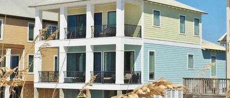 The Lone Palm Gulf Shores Alabama - Beachfront 4 bedroom 4 bath vacation rental in Gulf   Shores Alabama.