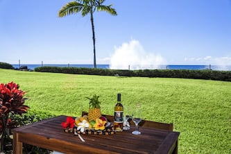 KKSR2103 DIRECT OCEANFRONT, Ground Floor, REMODELED KITCHEN, AIR CONDITIONING