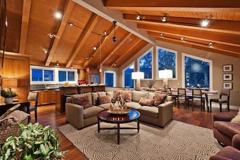 Up to 25% Off! Luxury Condo w/ Hot Tub, A/C, BBQ, Free DV Skier Shuttle