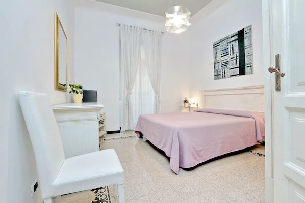 Rome Colosseum Apartment - Bedroom 1