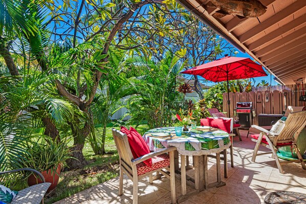 Outdoor dining