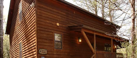 Mountain Hideaway #338- View of the cabin - This cute 2 bedroom, 2 bath cabin is located within walking distance of Gatlinburg's historic Arts and Crafts Community and trolley stop.