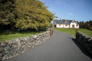 Driveway to house