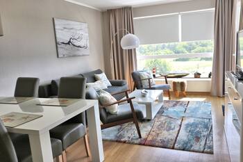 Send apartment in the best location 150m from Beach, free WiFi, large swimming pool, sauna