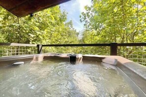 Bain à remous extérieur
