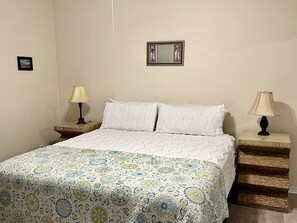 Romar Lakes 102B, 2 Bedroom 2 Bathroom. Ground Floor. Sleeps 6. Managed by Island Rentals