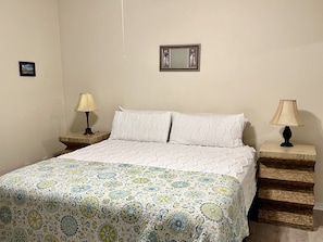 Romar Lakes 102B, 2 Bedroom 2 Bathroom. Ground Floor. Sleeps 6. Managed by Island Rentals