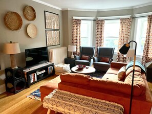 Large sunny living room great for get togethers with friends and family.
