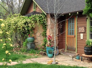 Historic Rose Cottage
1120 Zion Park Blvd.
Springdale, Utah  84767