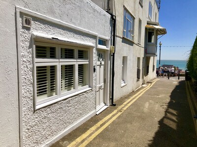 Modernes Cottage 2 Minuten zu Fuß vom Strand entfernt, 1 min Restaurants, Café, Fish 'n' Chip