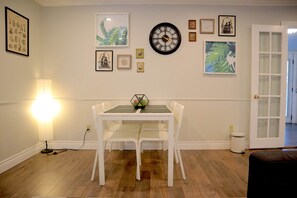 Interior | Enjoy home-cooked meals, toast to good health, and host your friends and family here