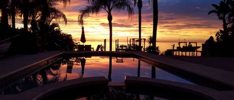 Another beautiful sunset with heated pool and hot tub!