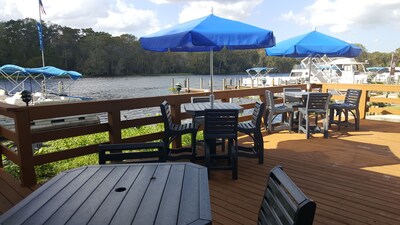 Riverview Room with Kitchen at Hontoon Landing Resort & Marina