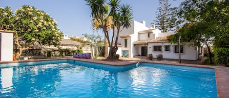 Villa at the Beach - Poolside view