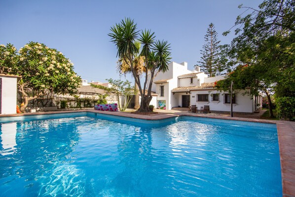 Villa at the Beach - Poolside view