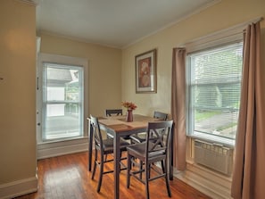 Dining Area with seating for four