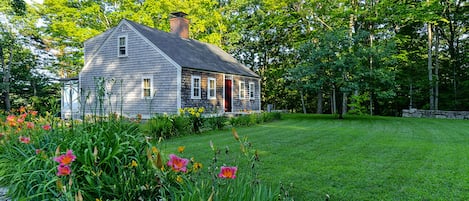 1821 Cape Cod on Mt. Belknap overlooking Lake Winnipesaukee