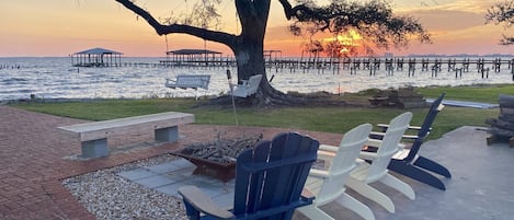 Another amazing sunset night… ready for the fire pit stories and s’mores!