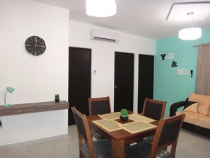 Dinning room, Living room, work/desk area