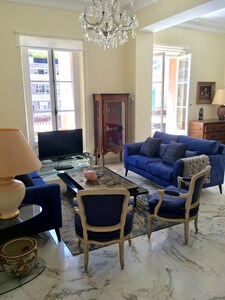 Charming 3 bedroom apt in a villa in the middle of a garden- Center of Cannes