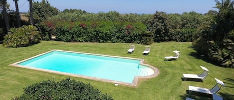 The private dream pool of Villa nel Parco