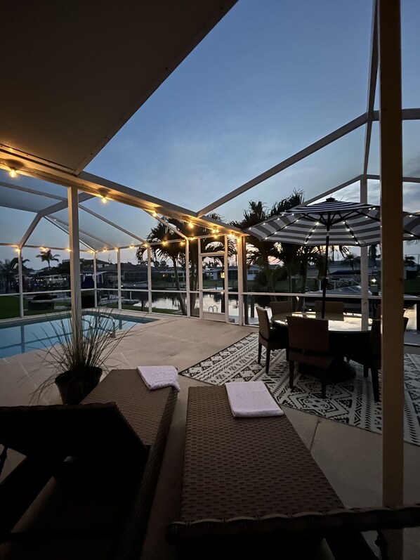 Outdoor dining
