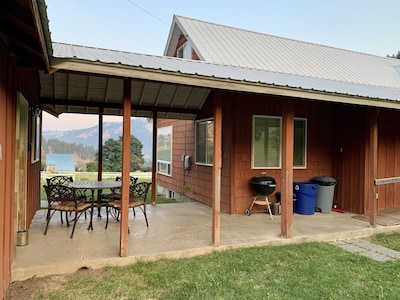 Serene Mountain Getaway near Mission Ridge is Perfect for Families    
