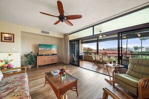 Kaanapali Royal H303 Living room 1