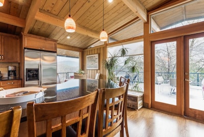 Cozy luxury Gibsons home with breathtaking ocean & incredible mountain views!