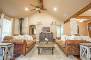 Cozy Texas Hill Country Charm!