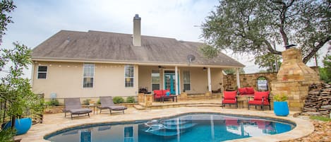 Private Pool tucked away in the heart of the Texas Hills.  1200 sq ft patio!