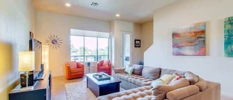 Living Room/Common Area w/Flat Scree and ultra Hi-speed internet #Scottsdale