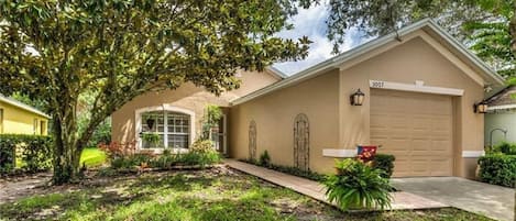 2 Bedroom 2 Bath Home in Mount Dora, FL.  New Rental listing.