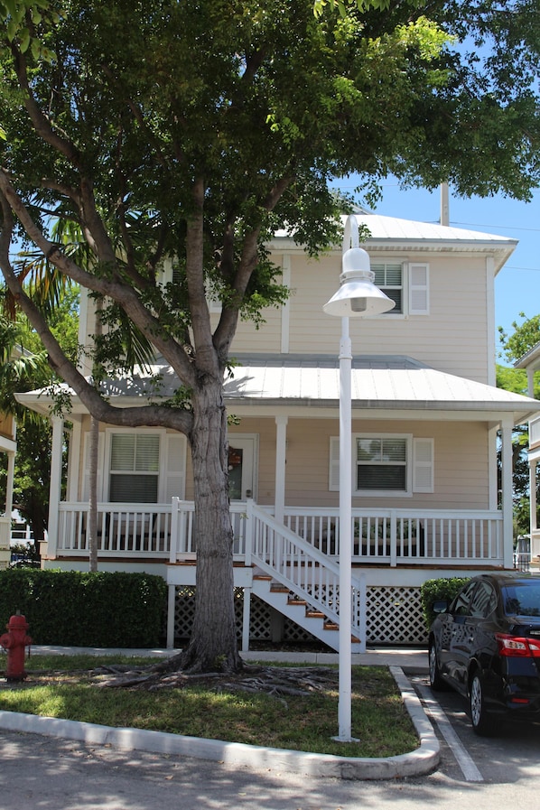 5 Coral Way