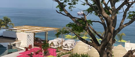 View from balcony overlooking Mantamar and Green Chars Beach Clubs. 