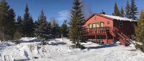 Year Round Fun! Taken 1-25-18 DRIVEWAY AND LOCAL ROADS PlOWED AFTER EACH SNOW