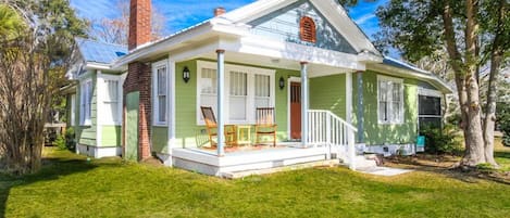 Welcome to "Flips" Flop House c1926! Fully restored historic Tybee beach cottage! View of Back River from front porch! Full of vintage charm &amp; details!

****Click on the Media Tab for this property to view a great interactive floor plan and photo file!****