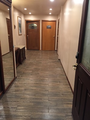 hallway/apartment entry
