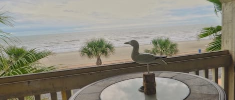 Balcony view of the Beach. Amazing ocean view!