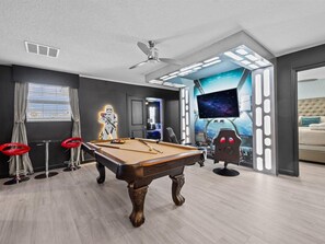 Spielezimmer