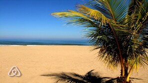 Only 1 minute away from the beach by car 