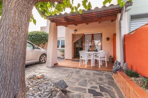 Entrance / Reception